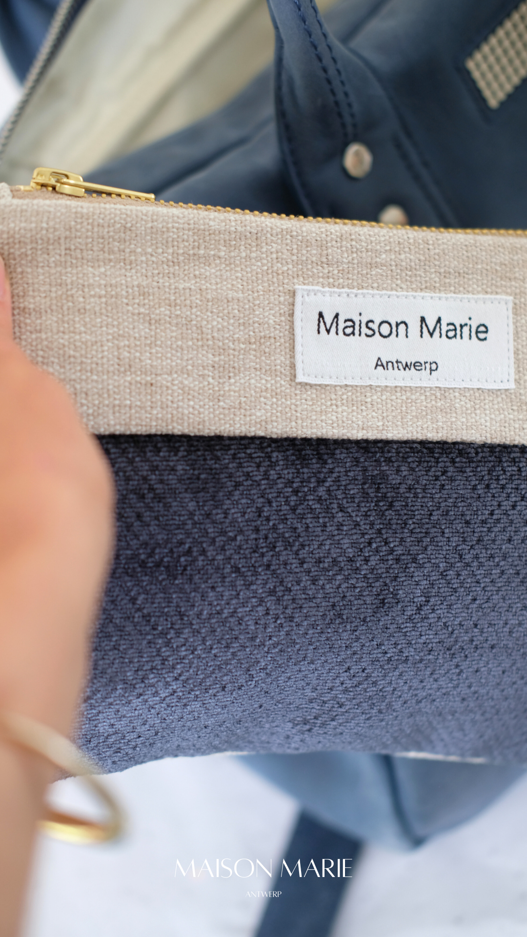 Pochette Limited Edition marineblauw - beige