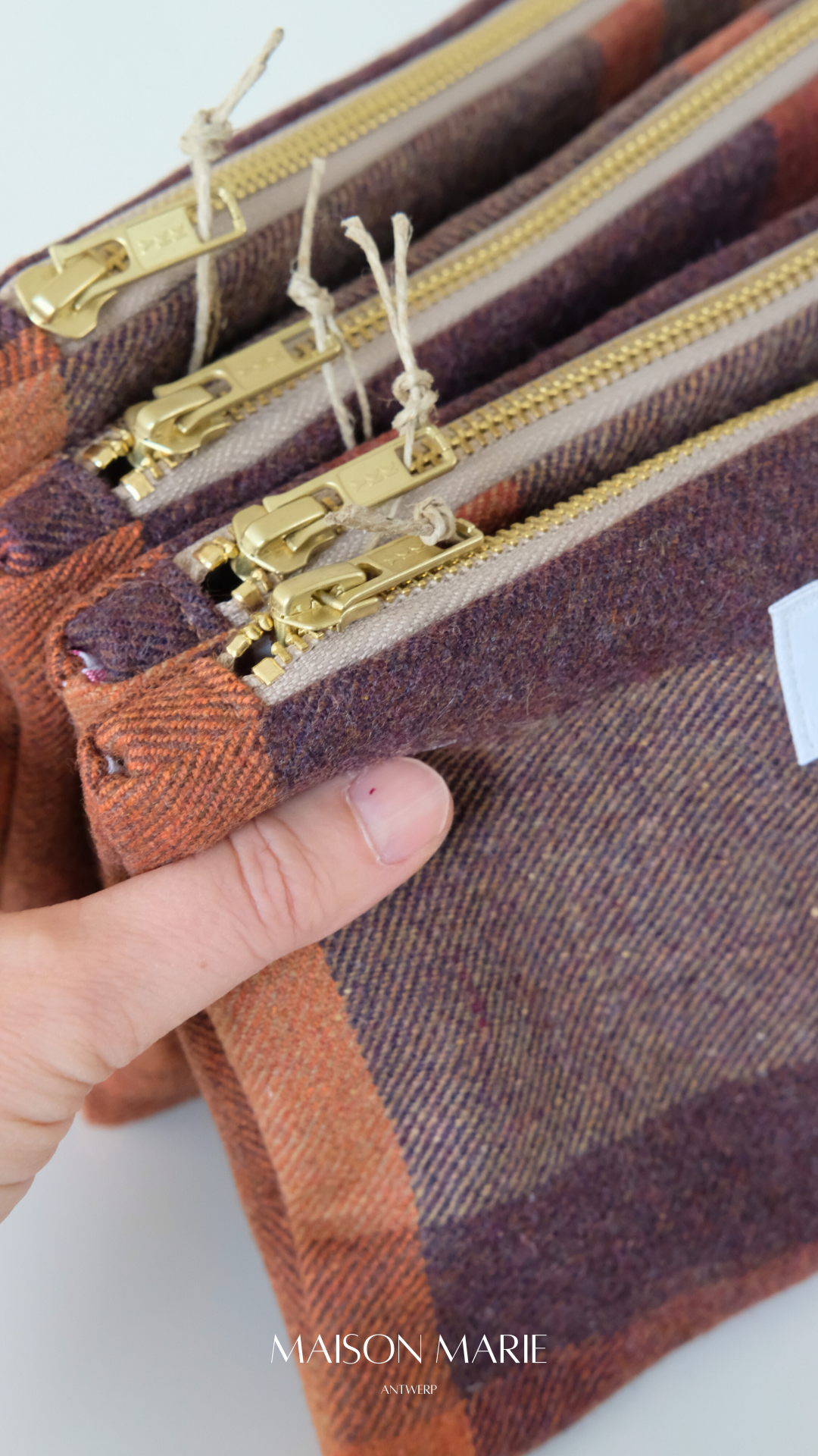 Pochette Limited Edition wol geruit burgundy - oranje