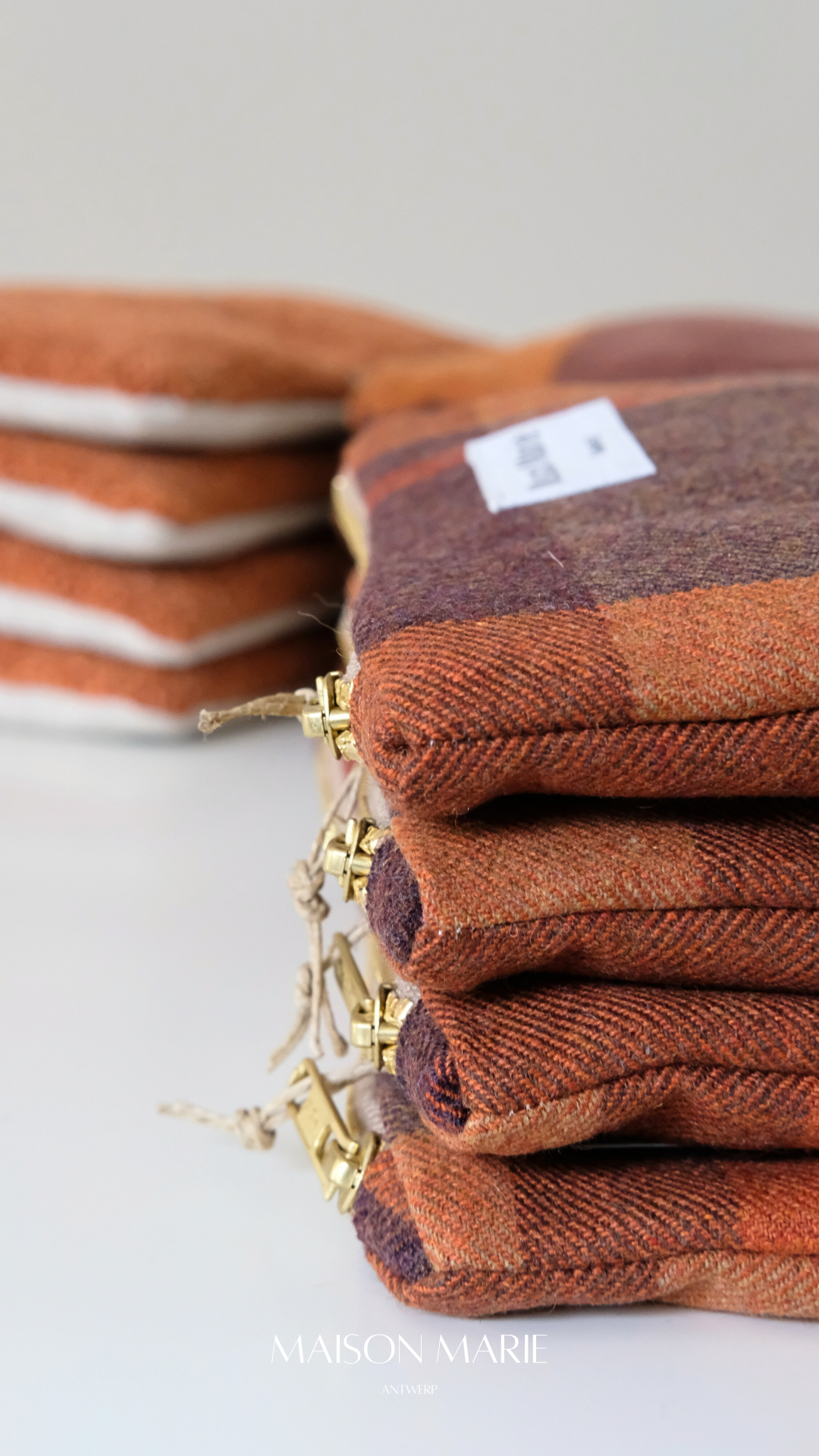 Pochette Limited Edition wol geruit burgundy - oranje