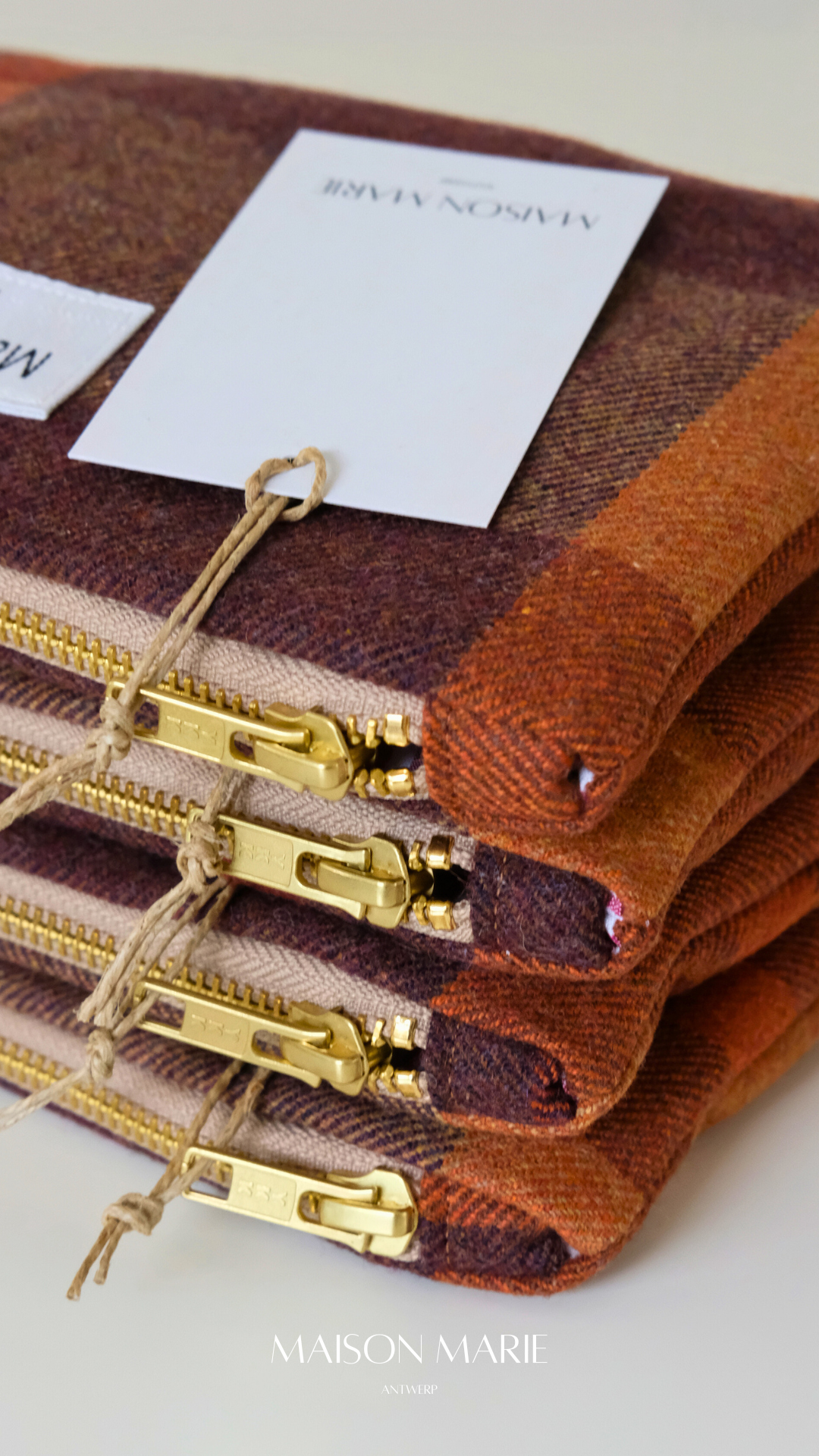Pochette Limited Edition wol geruit burgundy - oranje