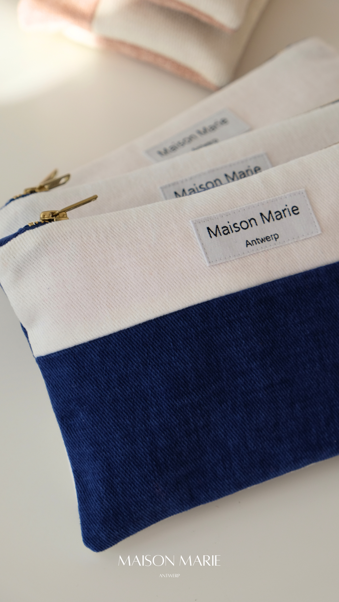 Pochette Limited Edition Kobaltblauw-Wit