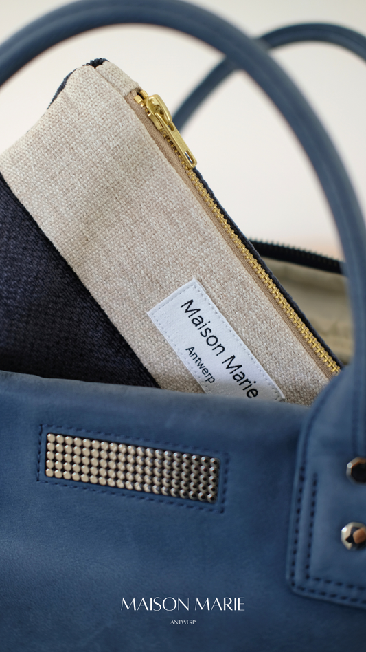 Pochette Limited Edition marineblauw - beige